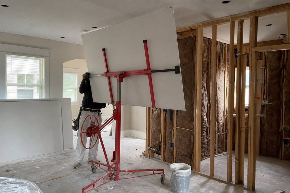 Drywall installation room prepared for hanging and finishing in Orlando